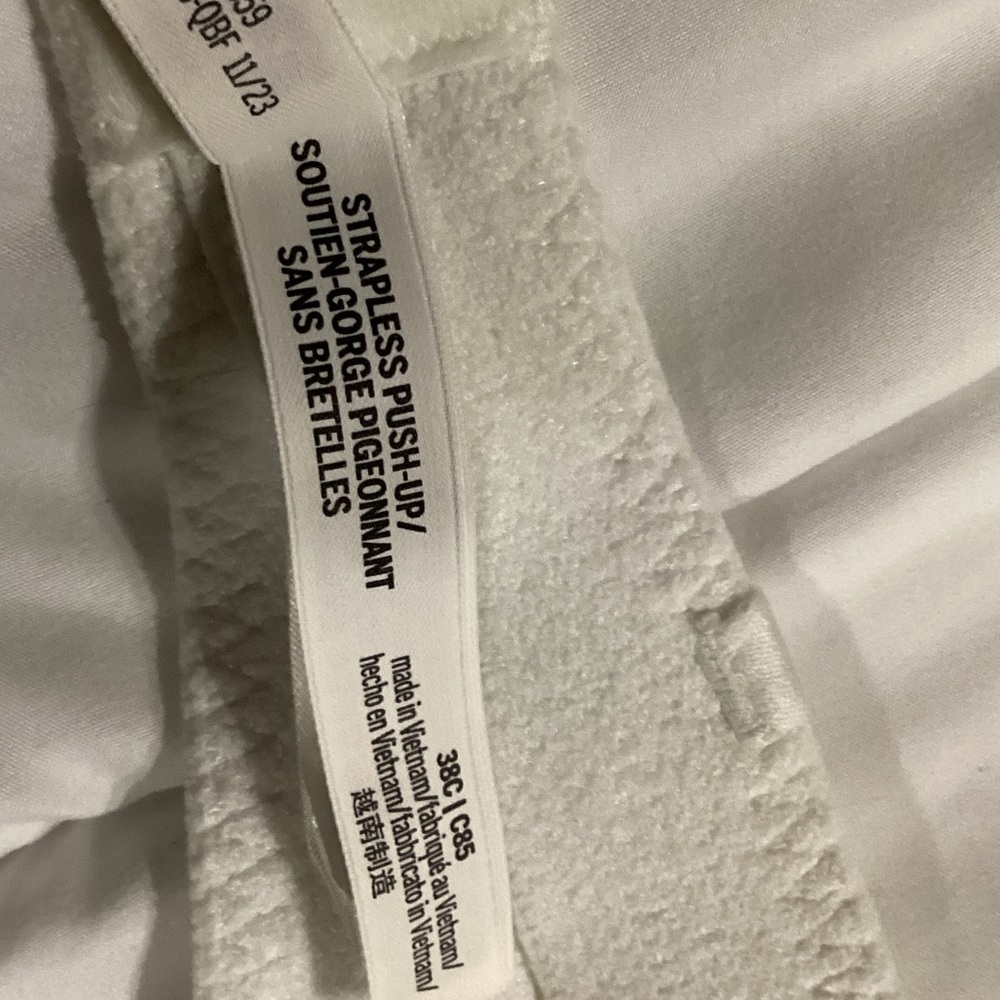 Victoria's Secret White Strapless Push-Up Bra
